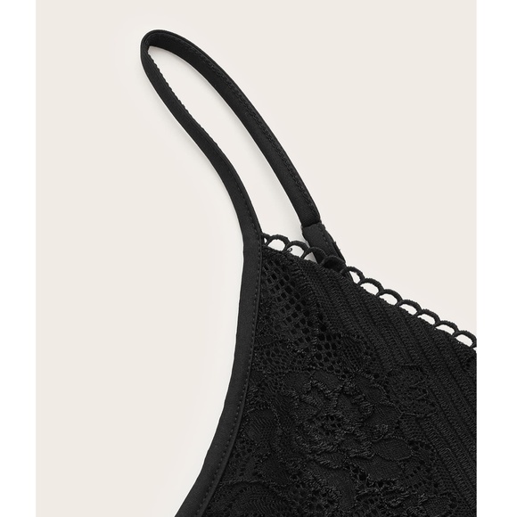 Lace Detail V-Neck Black Bodysuit - Picture 9 of 12